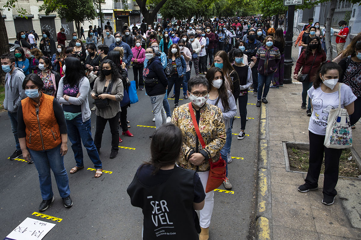 Les Chiliens plébiscitent un changement de Constitution