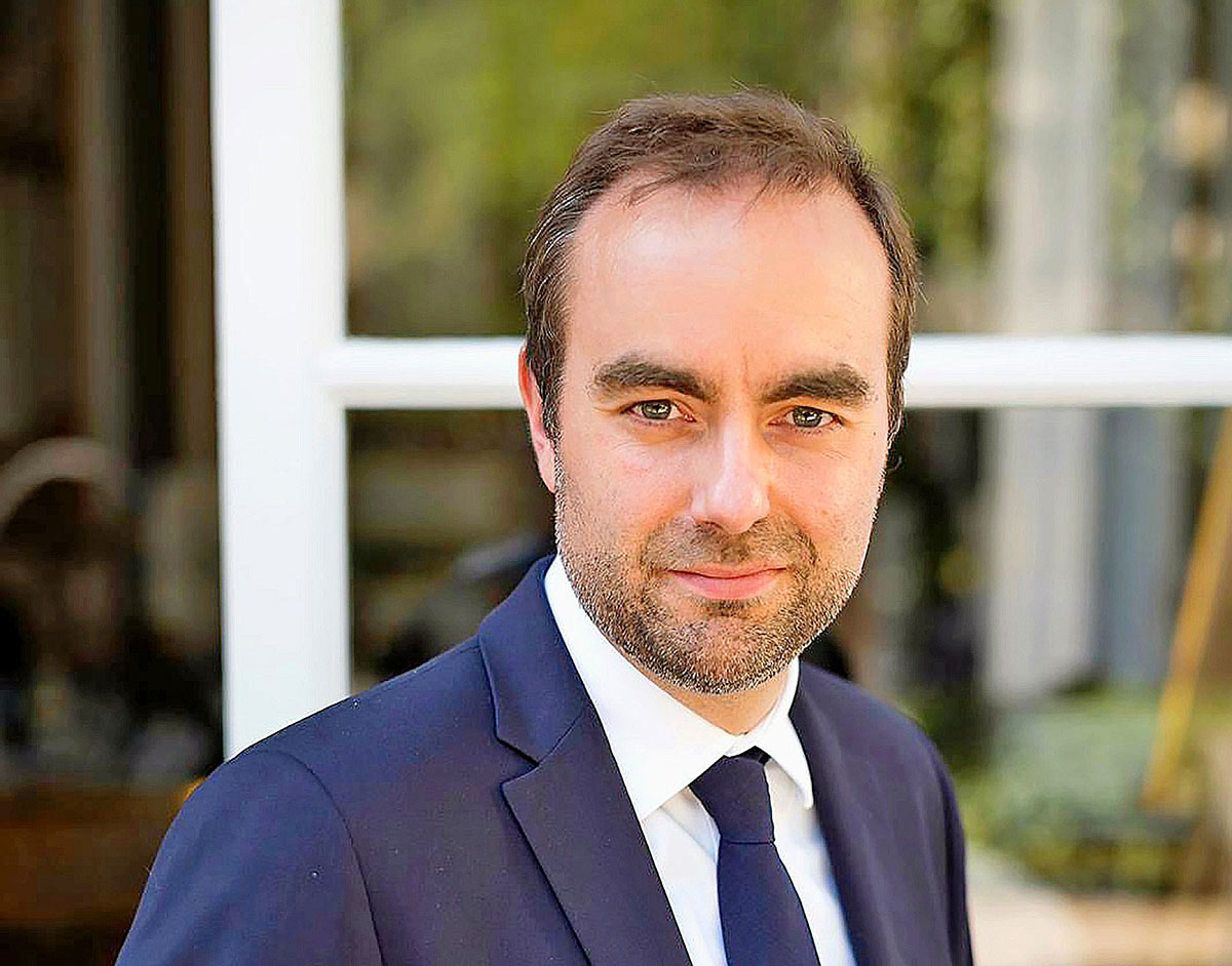 N-Calédonie: Sébastien Lecornu inaugure à Nouméa une "Place de la paix"