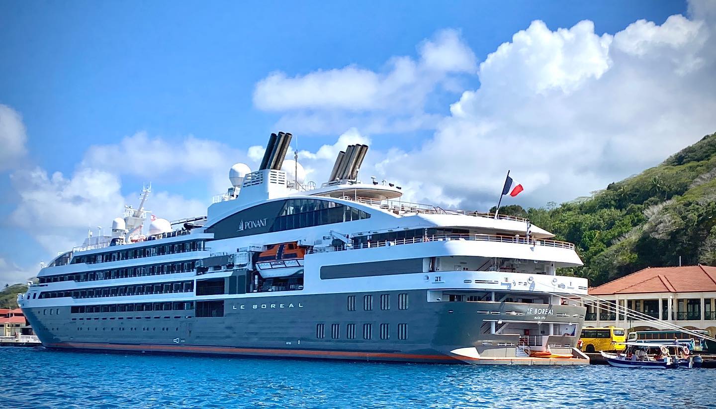 Toute l'équipe de Koh Lanta à Raiatea sur le Boréal