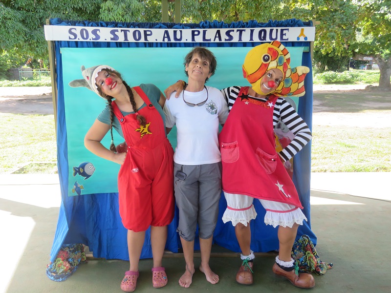 ​Des clowns contre la pollution plastique