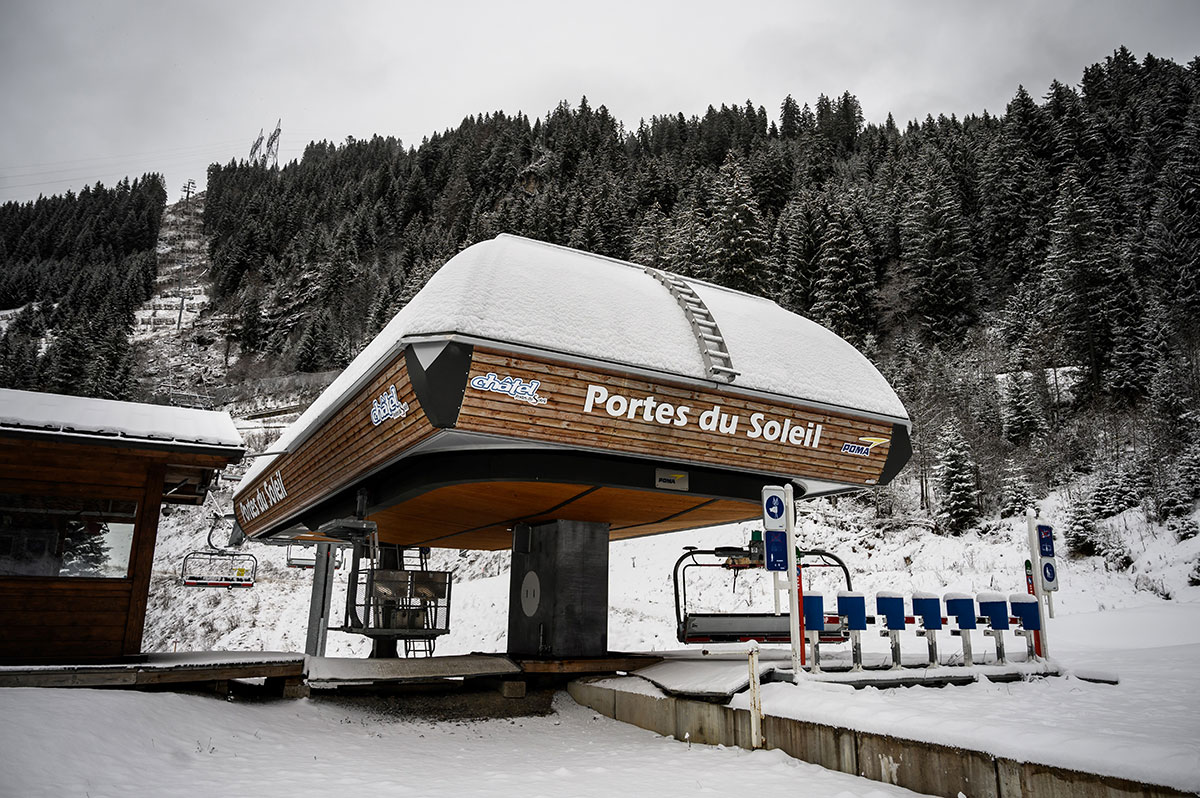 Paris veut sévir pour empêcher les Français d'aller skier à l'étranger