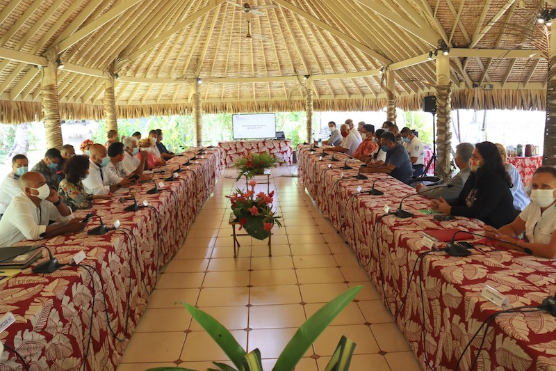 ​L'ombre du couvre-feu plane sur les fêtes