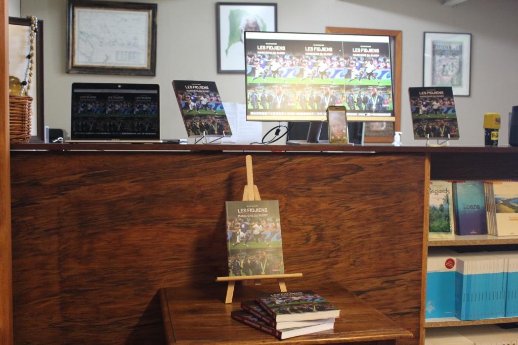 Un ouvrage référence sur les Fidjiens, "magiciens du rugby"