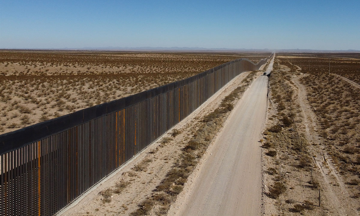 Entre Mexique et Etats-Unis, le "Mur de Trump" avance un peu chaque jour