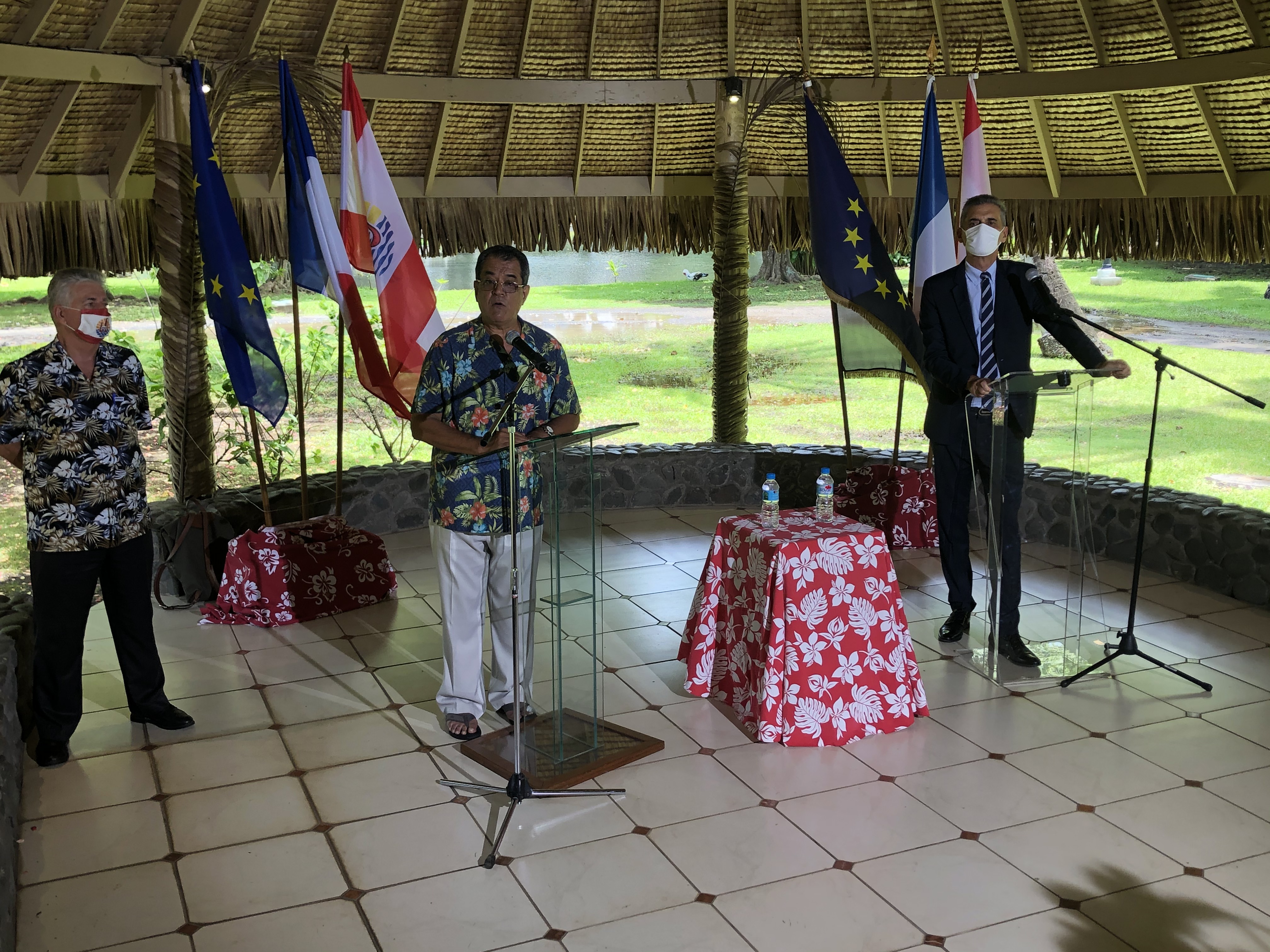 Mesures sanitaires reconduites jusqu'au 15 janvier, couvre-feu aménagé les 24 et 31 décembre