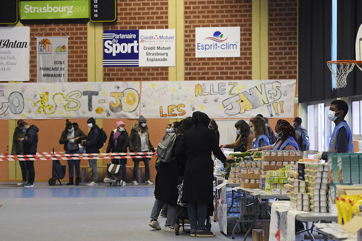 "J'ai besoin de tout": les étudiants toujours plus nombreux aux distributions alimentaires