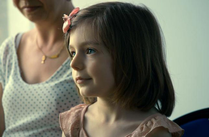 "Ma fille veut être un garçon": quand la transidentité se révèle dès l'enfance