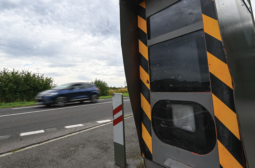Enquête ouverte en Guadeloupe après la destruction de 11 radars tourelles