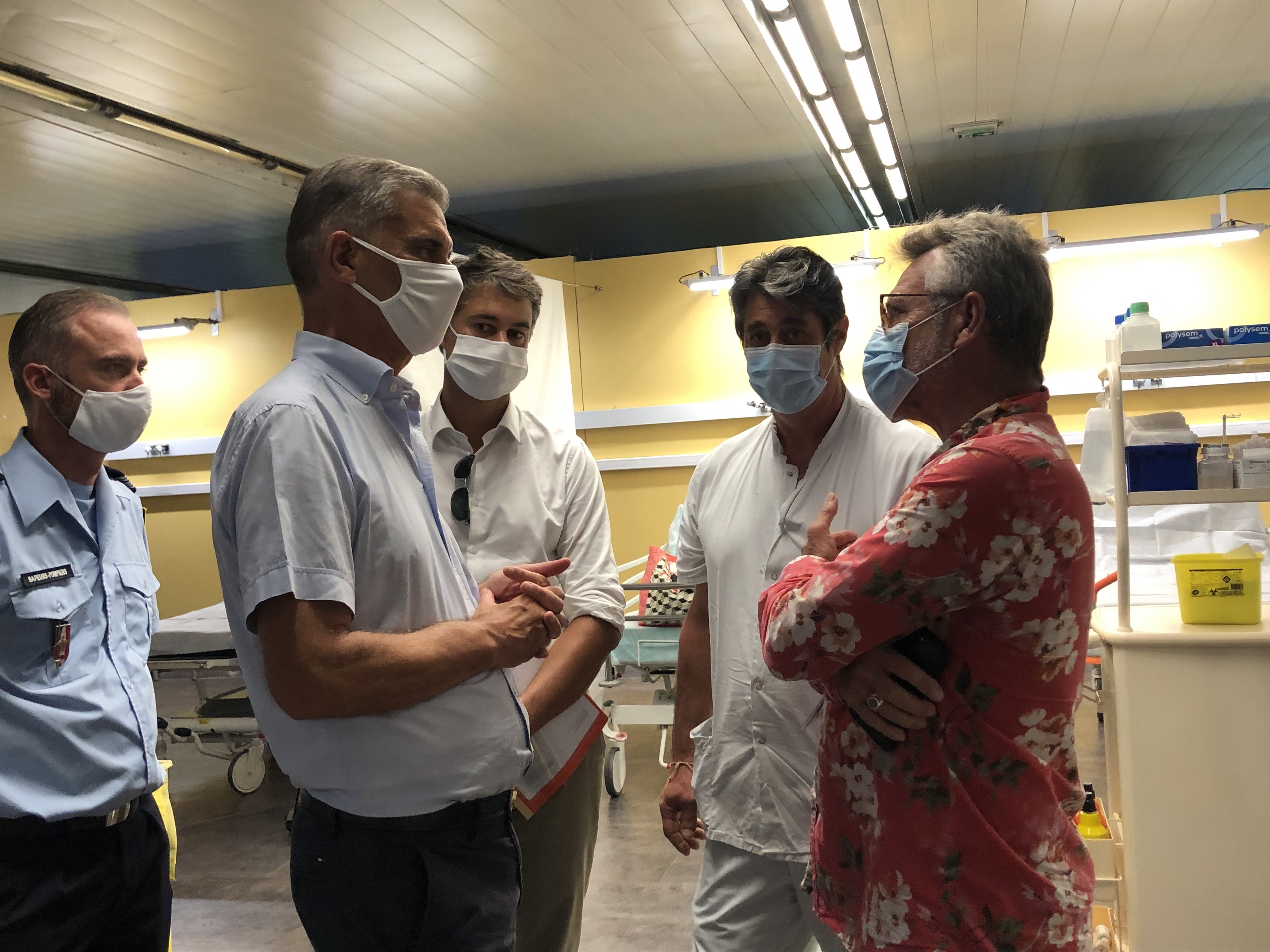 Le haut-commissaire, Dominique Sorain, s'est notamment rendu à l'hôpital de Taaone pour une visite du service des urgences.