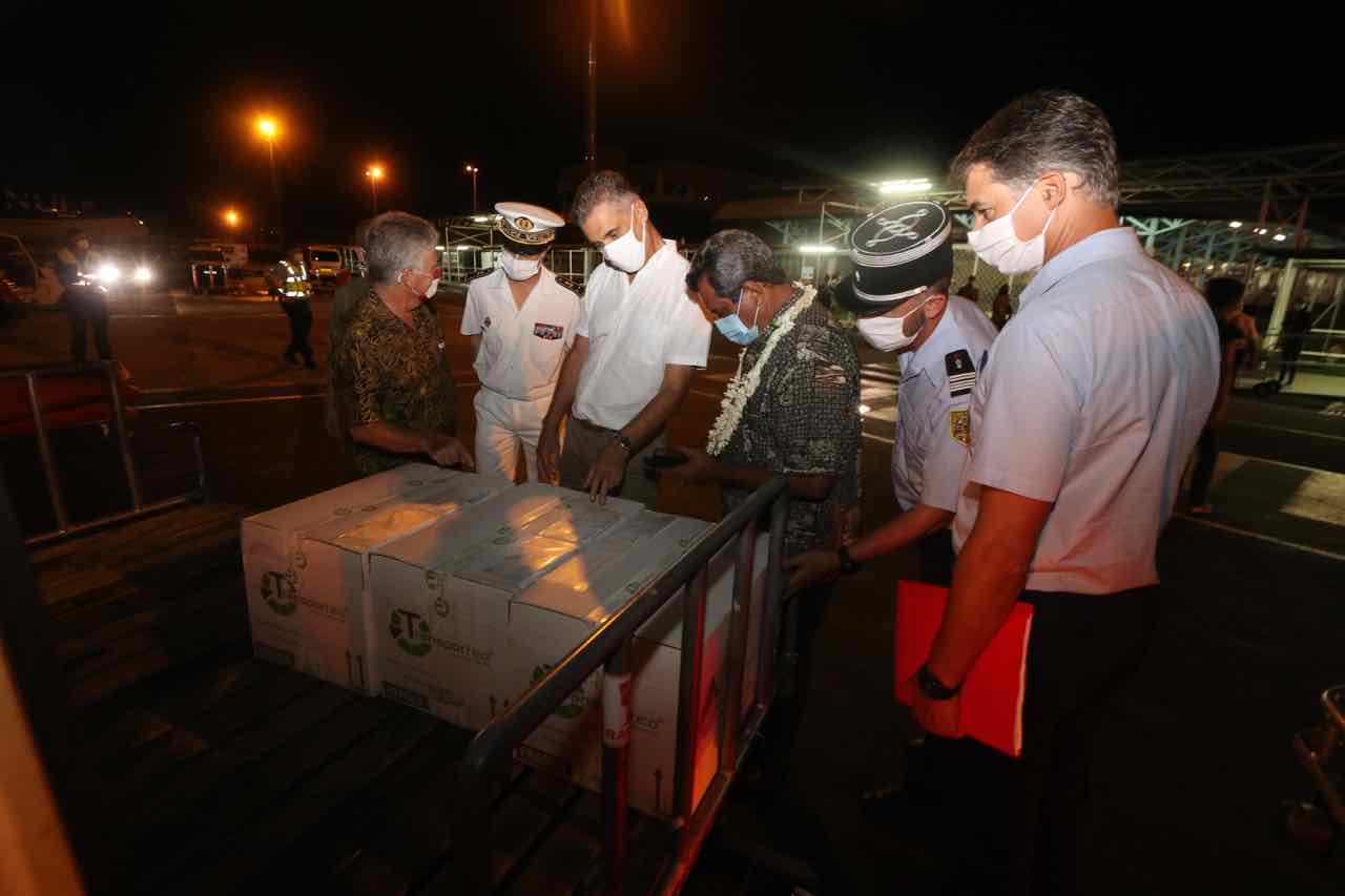 Les premiers vaccins anti-Covid inoculés "dès la semaine prochaine"