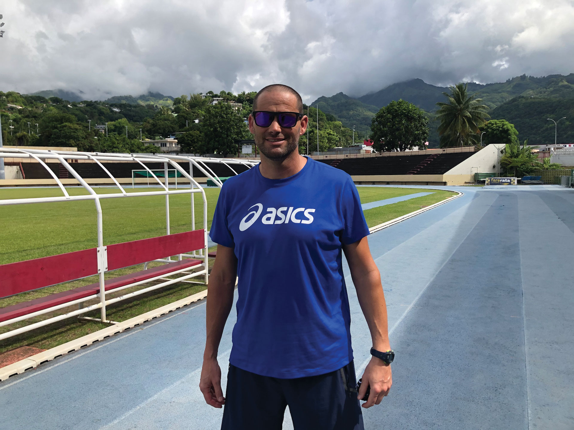 Laurent Hernu, multiple champion de France de décathlon, finaliste aux championnats du monde et aux Jeux olympiques, a posé ses valises au fenua à la mi-décembre.