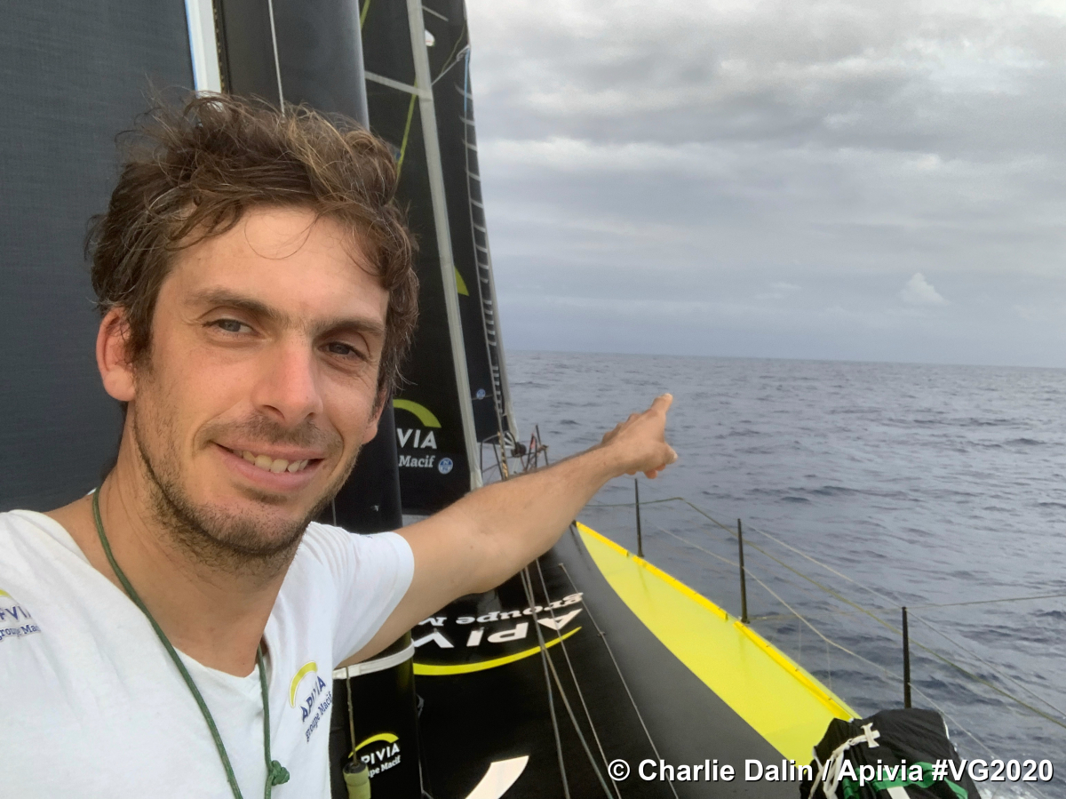 Vendée Globe: Dalin file devant Burton