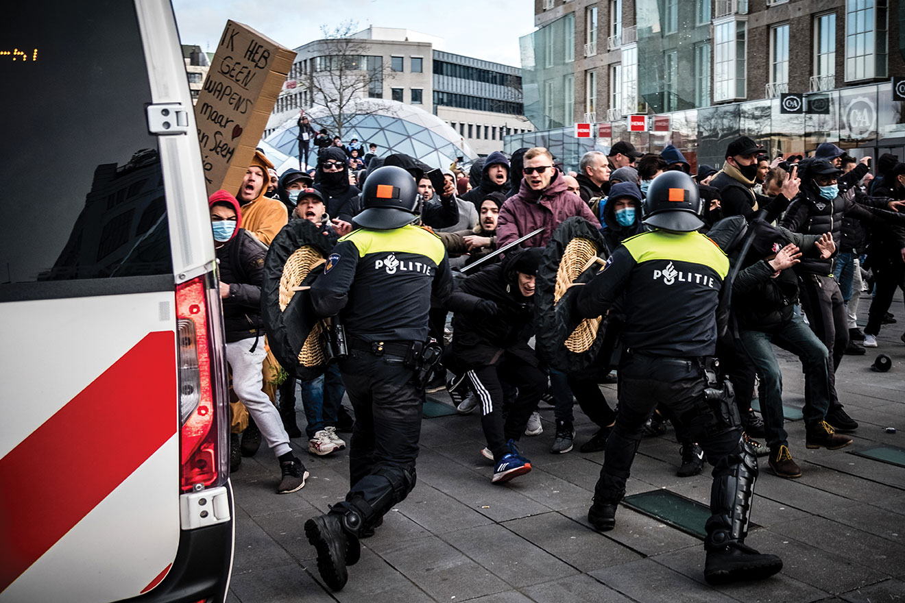 Pays-Bas: le gouvernement ne fera pas marche arrière sur le couvre-feu
