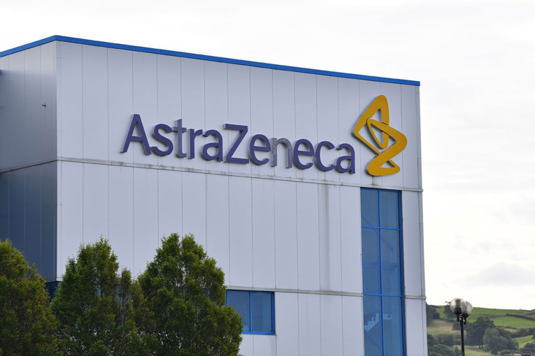 Covid-19: la France dans l'attente des consignes sur le vaccin d'AstraZeneca