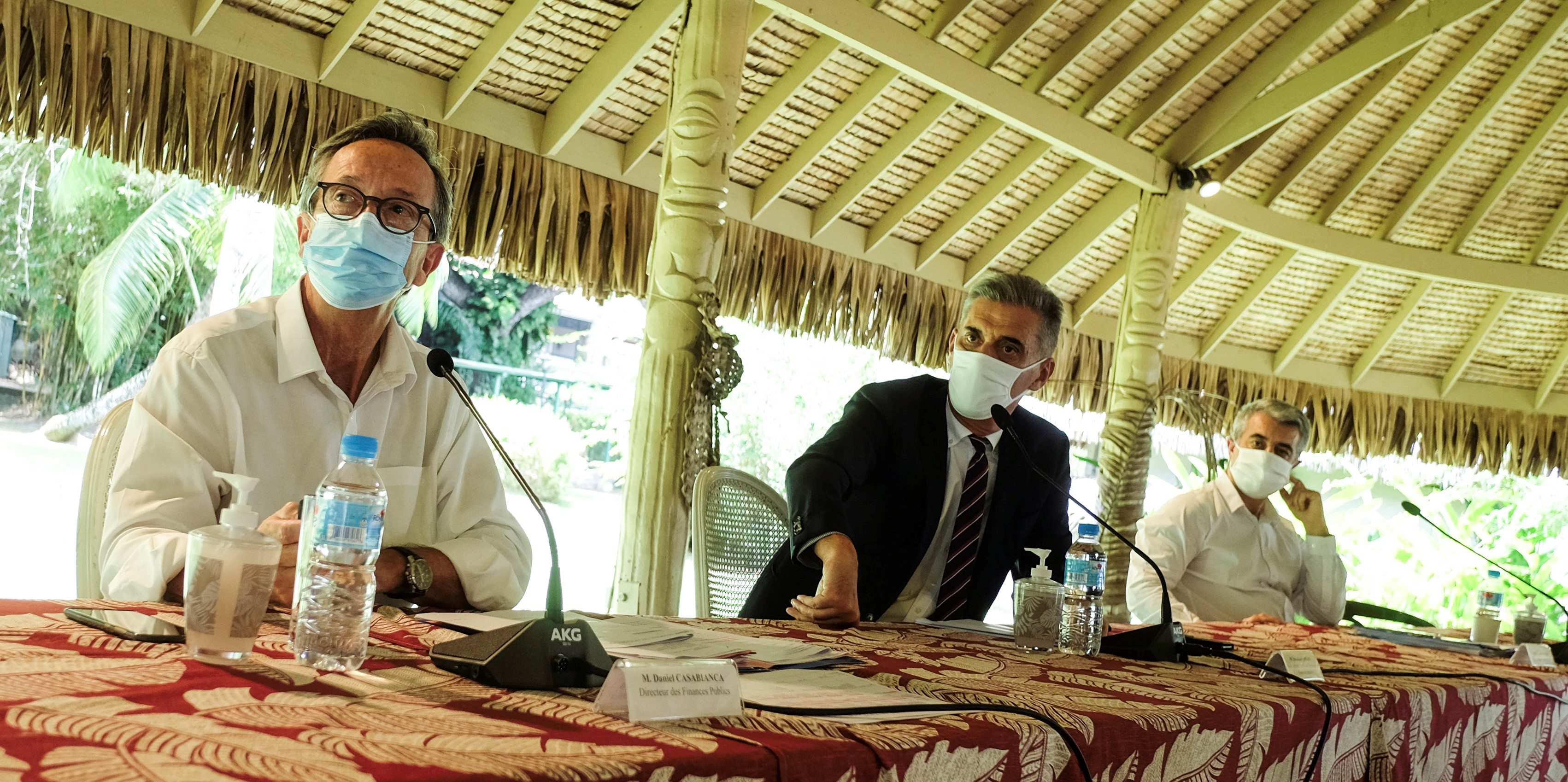 "L'objectif c'est de donner un bouclier aux entreprises, pour les protéger et les aider à passer ce cap très difficile lié notamment à l'arrêt de l'activité touristique sur le territoire", a insisté Dominique Sorain, haut-commissaire de la République.