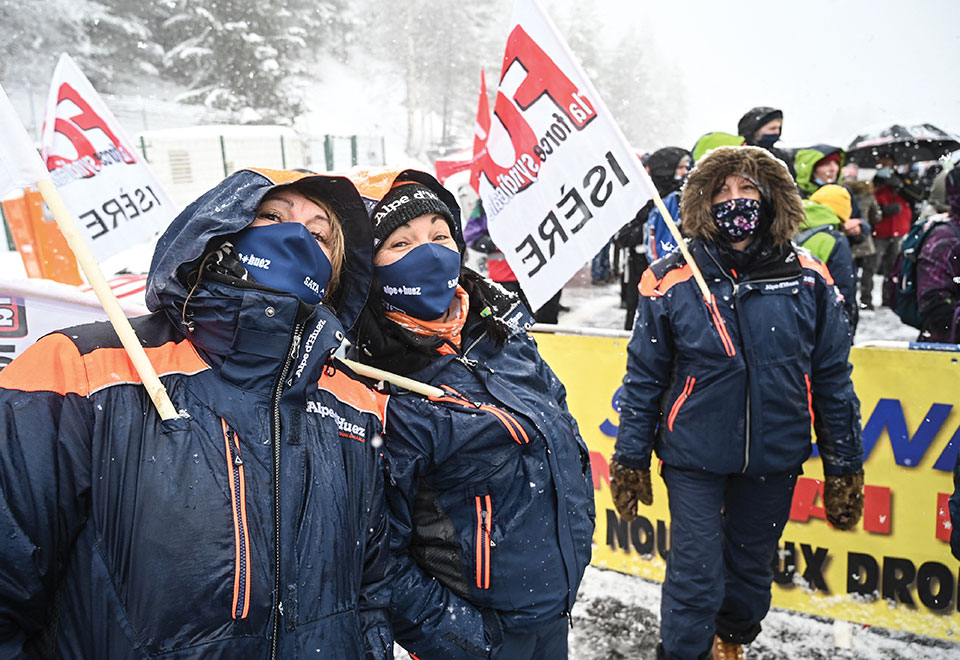 Dans les Alpes, la détresse des saisonniers privés d'emploi