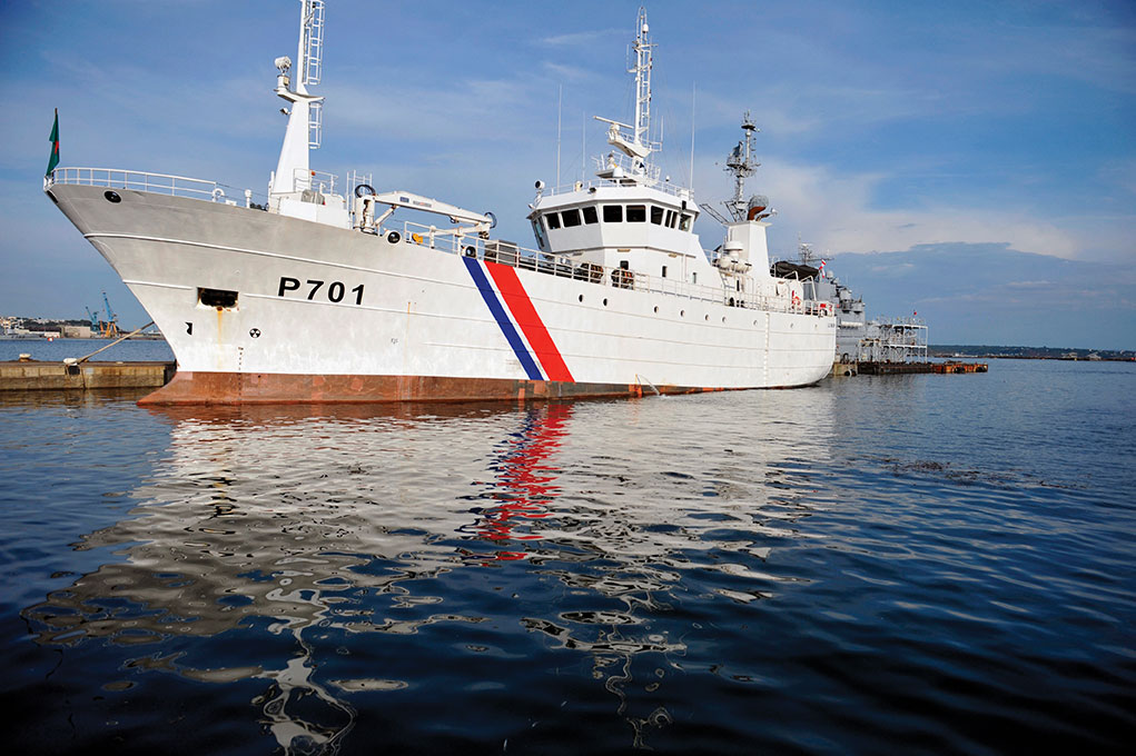 Covid: le patrouilleur Le Malin envoyé à Mayotte