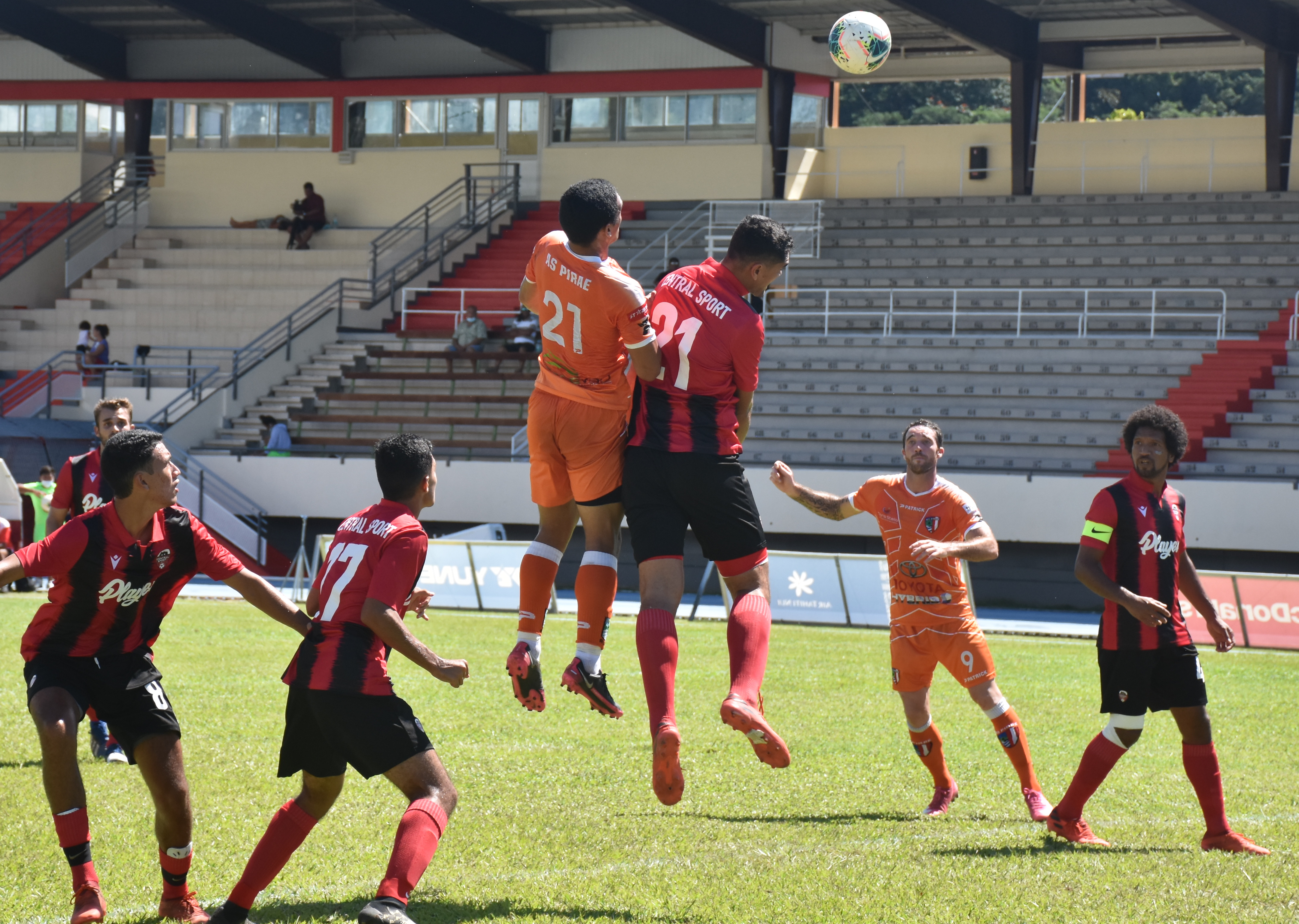 Central a résisté pendant une mi-temps à l'armada orange.