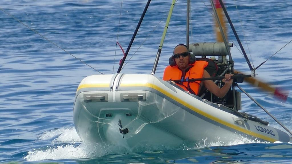 Sillonner la côte ouest de Tahiti en "bateau volant"