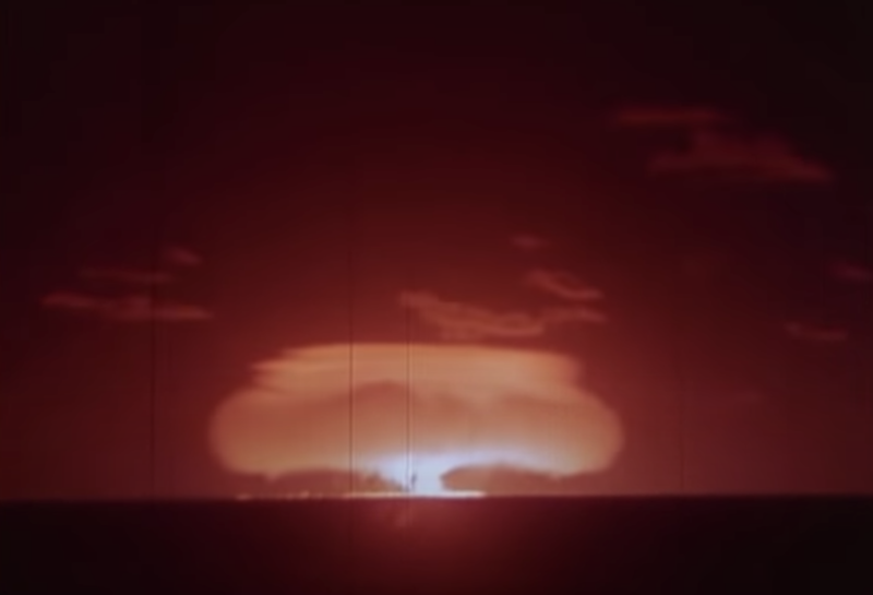 ​Explosion de réactions