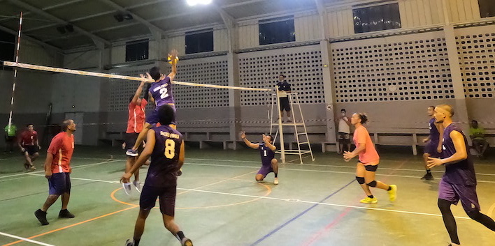 ​Reprise de volley à Raiatea