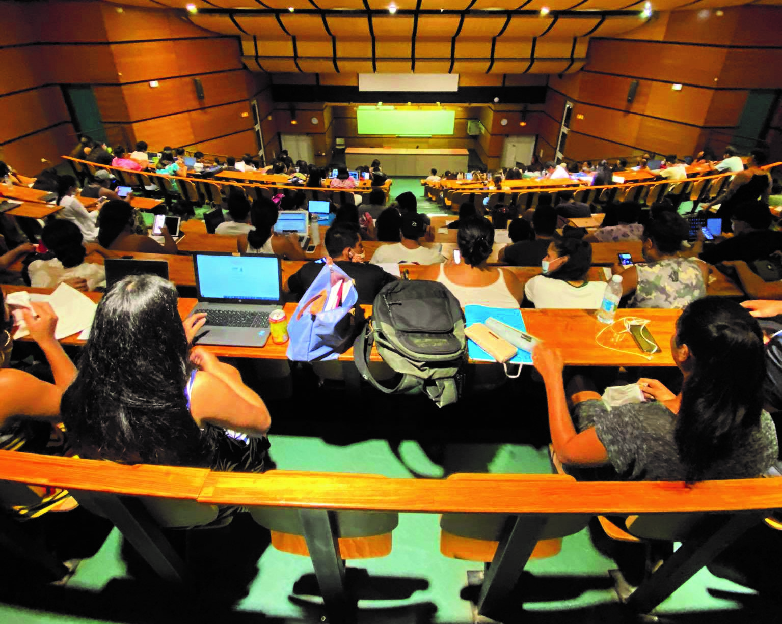 15 609 Fcfp d’aide mensuelle moyenne pour les étudiants boursiers