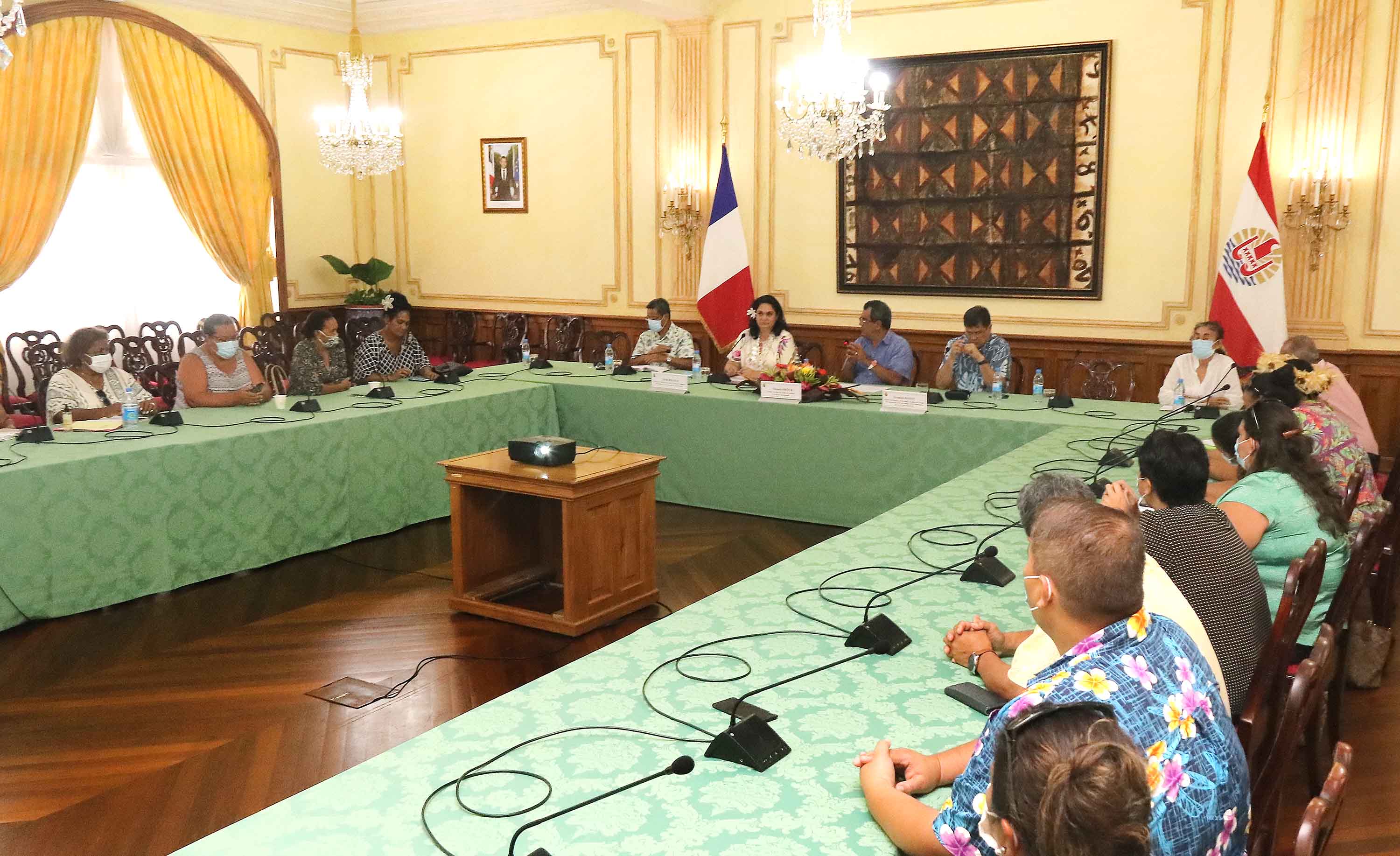 ​La Convention d'insertion sociale présentée aux tāvana de la Société