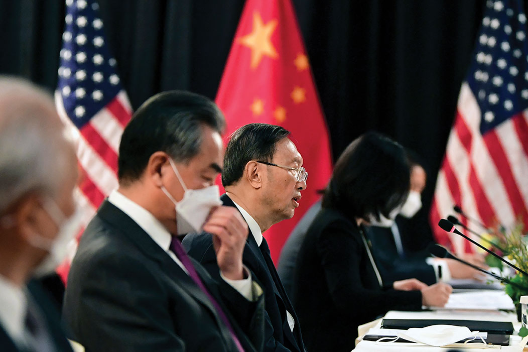 Guerre des mots pour la première confrontation entre l'équipe Biden et la Chine