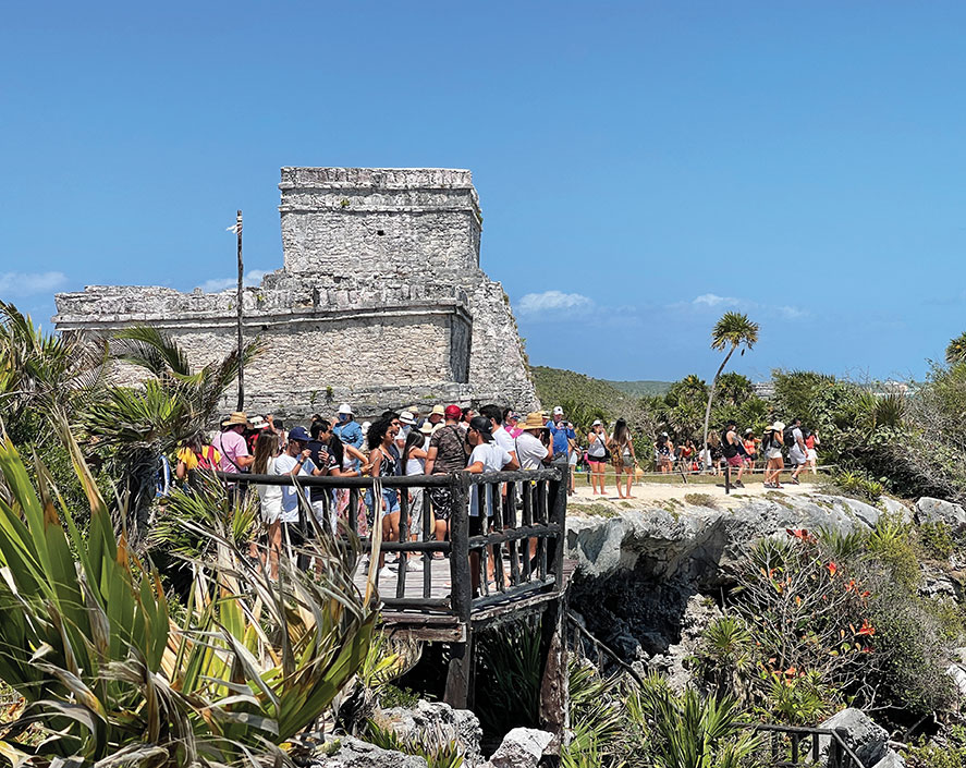 A Tulum, au Mexique, la fête continue et le Covid est de la partie