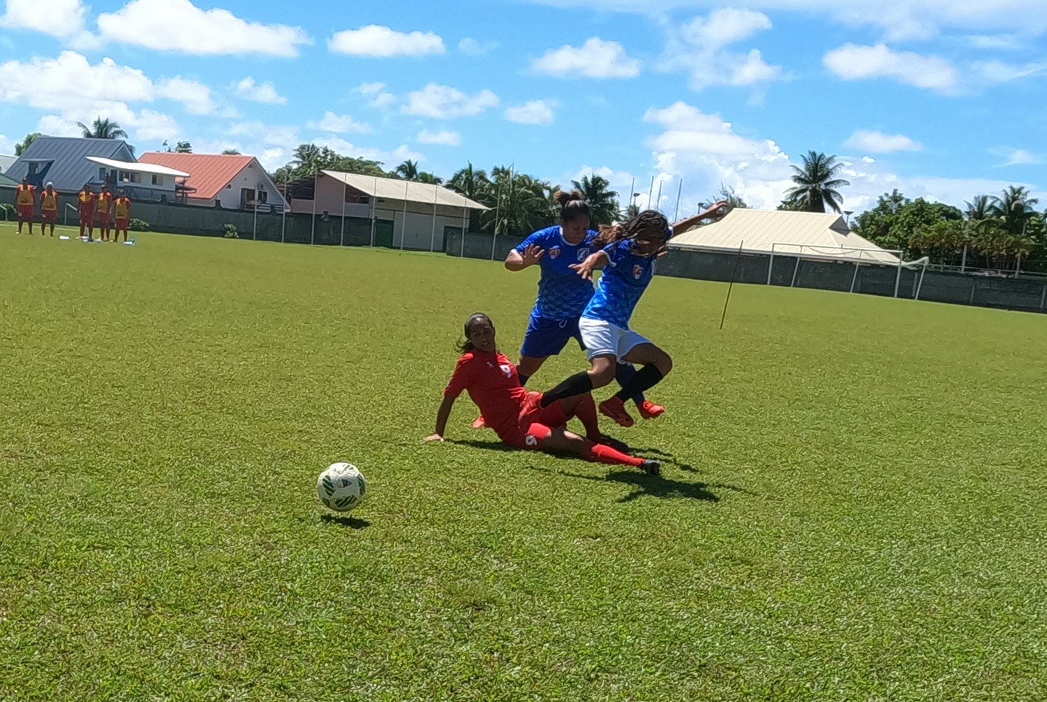 Quatre équipes disputent le championnat de Raiatea chez les féminines: TNT, AS Samine, TRM et Tiare Apetahi.