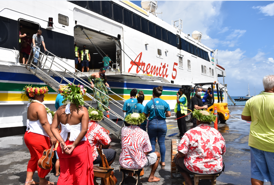 L’Aremiti 5 lance la ligne de l’Apetahi express sur la route des Raromatai