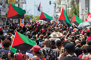 Martinique: la bataille des drapeaux