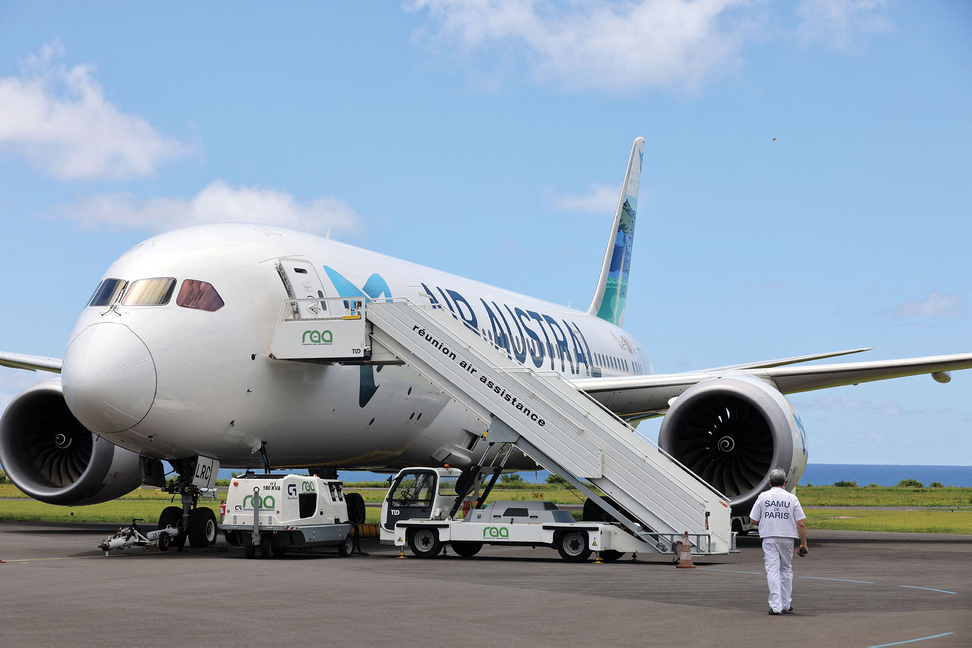 Air Austral va bénéficier de nouvelles aides publiques, la situation d'Air Tahiti évoquée