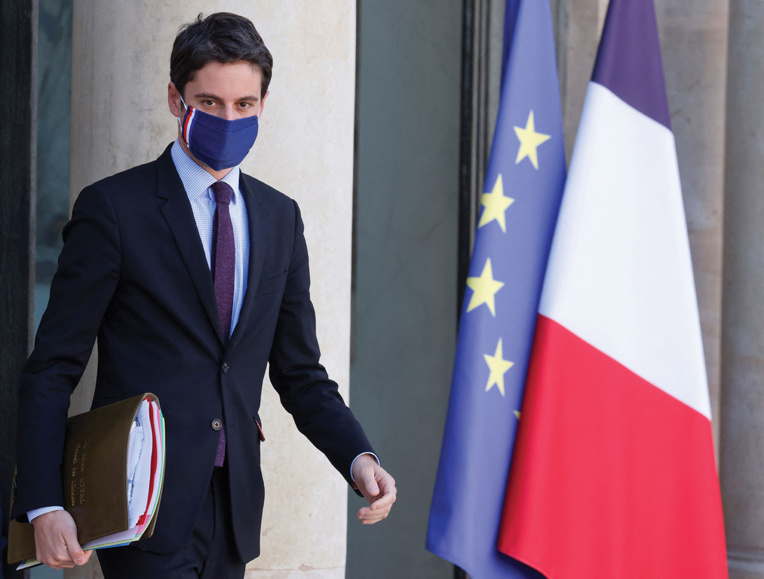 La situation hospitalière est grave, près de 8.000 lits armés en réa, selon Attal