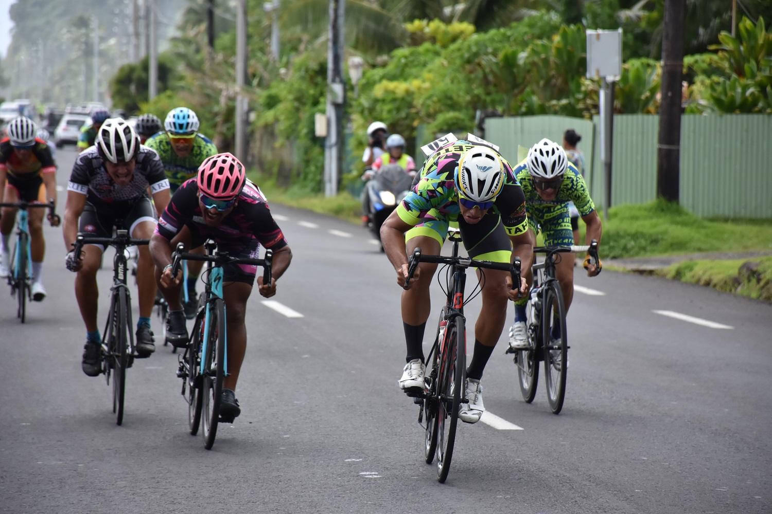 Heiarii Manutahi a débordé Terii Teihotaata sur les derniers mètres de la course pour s'offrir sa première victoire cette saison.