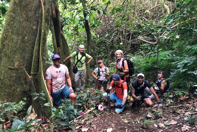 Des bénévoles procèdent depuis décembre au nettoyage, balisage et sécurisation des 70 km de sentier du XTerra 2021.