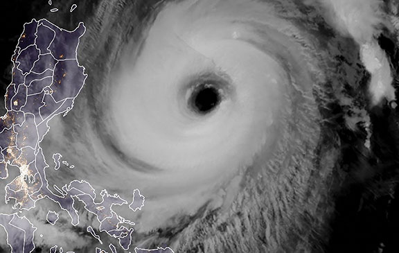 Philippines: leur cargo talonne dans la tempête, 20 membres d'équipage portés disparus