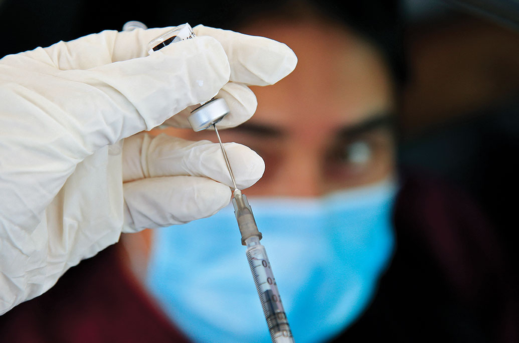 Vaccins: Pfizer prépare "pour l'été" une version plus facile à conserver