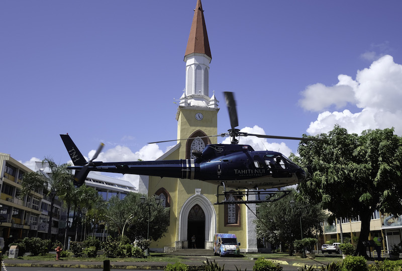 ​Spectaculaire hélitreuillage à Papeete