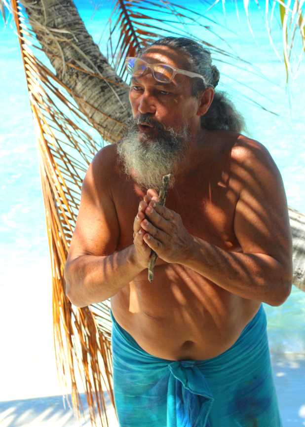 Enoha Pater, originaire de Moorea, est un guide qui aime par-dessus tout raconter son île d’adoption.