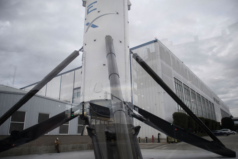 SpaceX va lancer une mission lunaire payée en Dogecoin