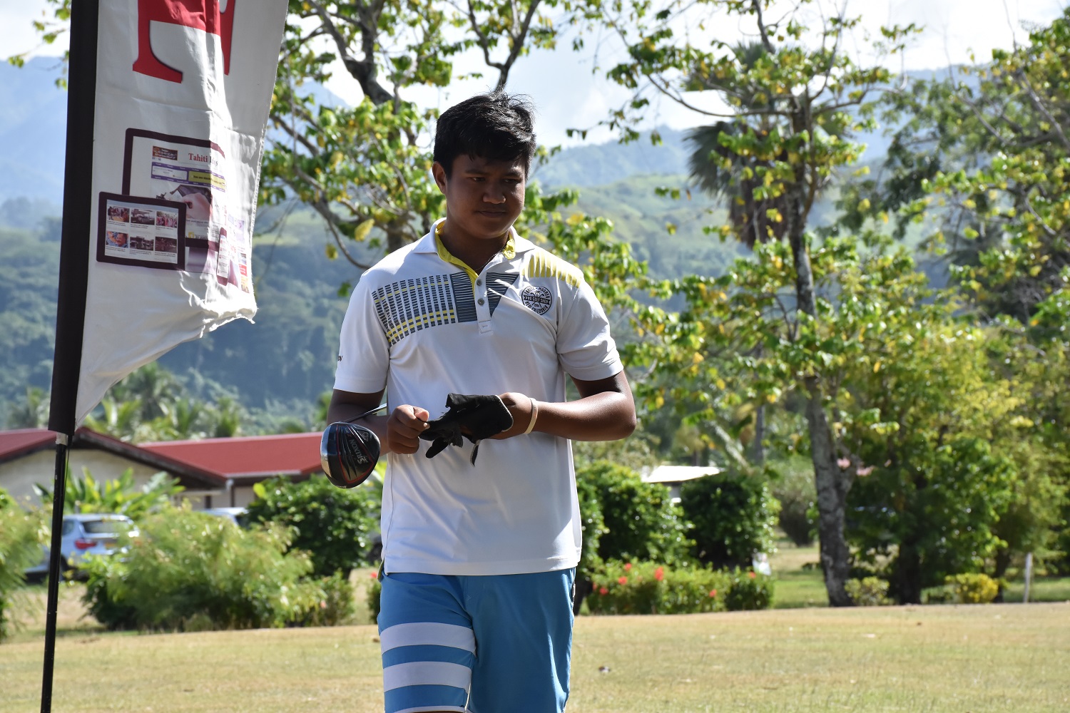 Tuaraina Tamata, la nouvelle sensation du golf polynésien, a signé au Classic Central sa deuxième victoire de la saison après son succès en février lors du tournoi de Atimaono.