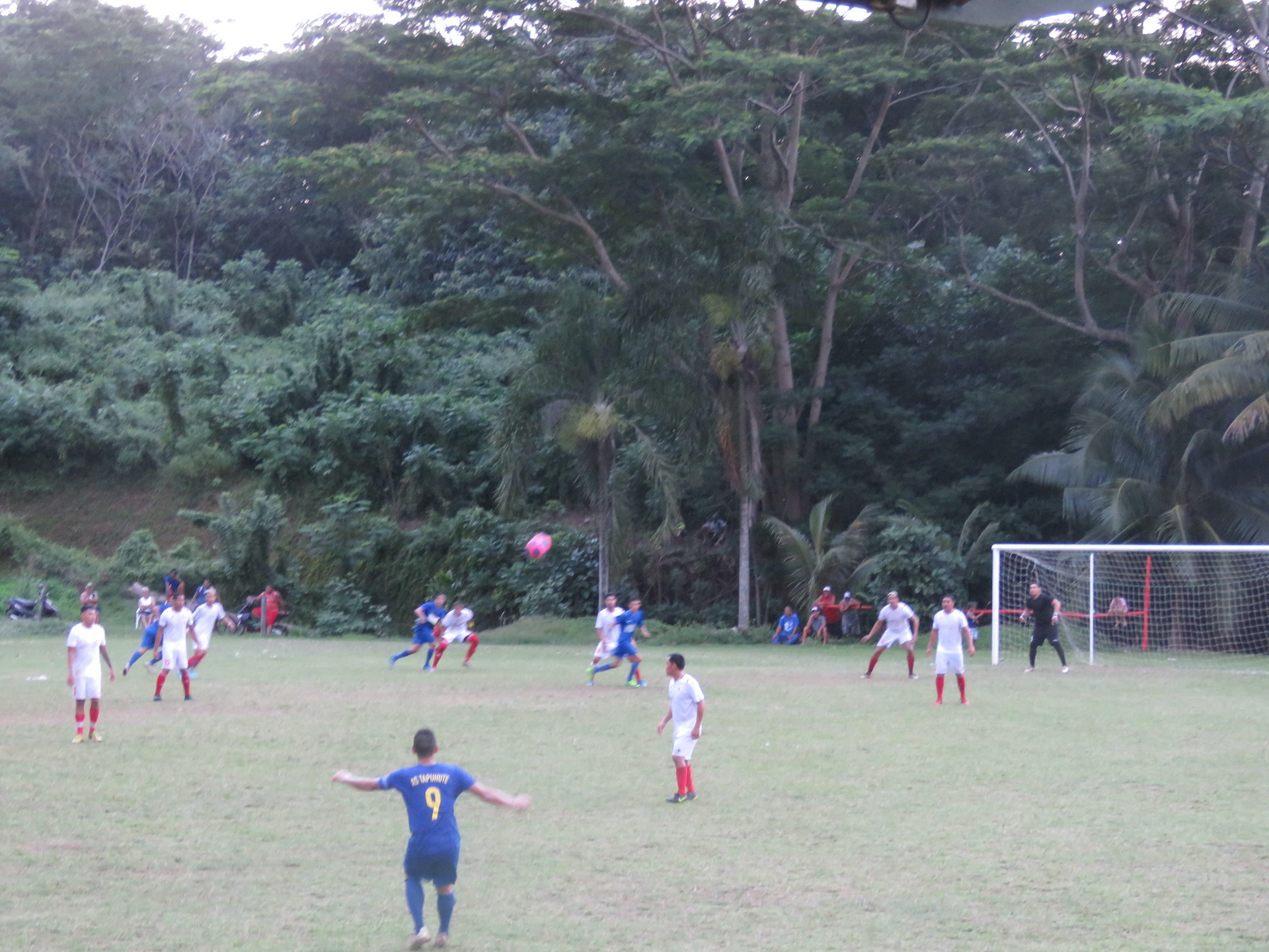 Tapuhute, auteur d'une belle fin de saison, a offert une belle résistance au champion Tohiea.
