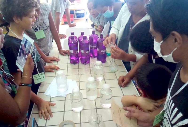 Les élèves de 4ème ont joué les professeurs de sciences en animant des ateliers auprès des plus jeunes.