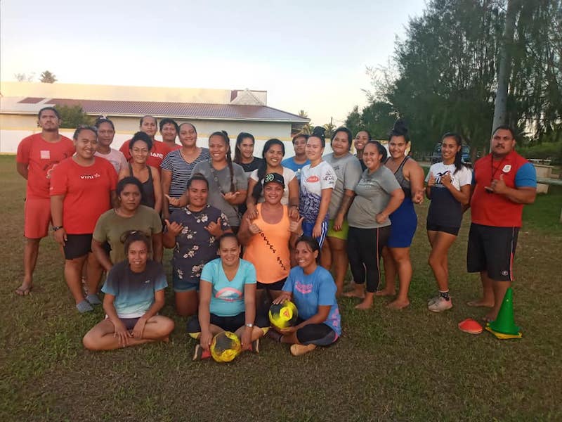 Une semaine du football féminin sur l’île de la perruche rouge