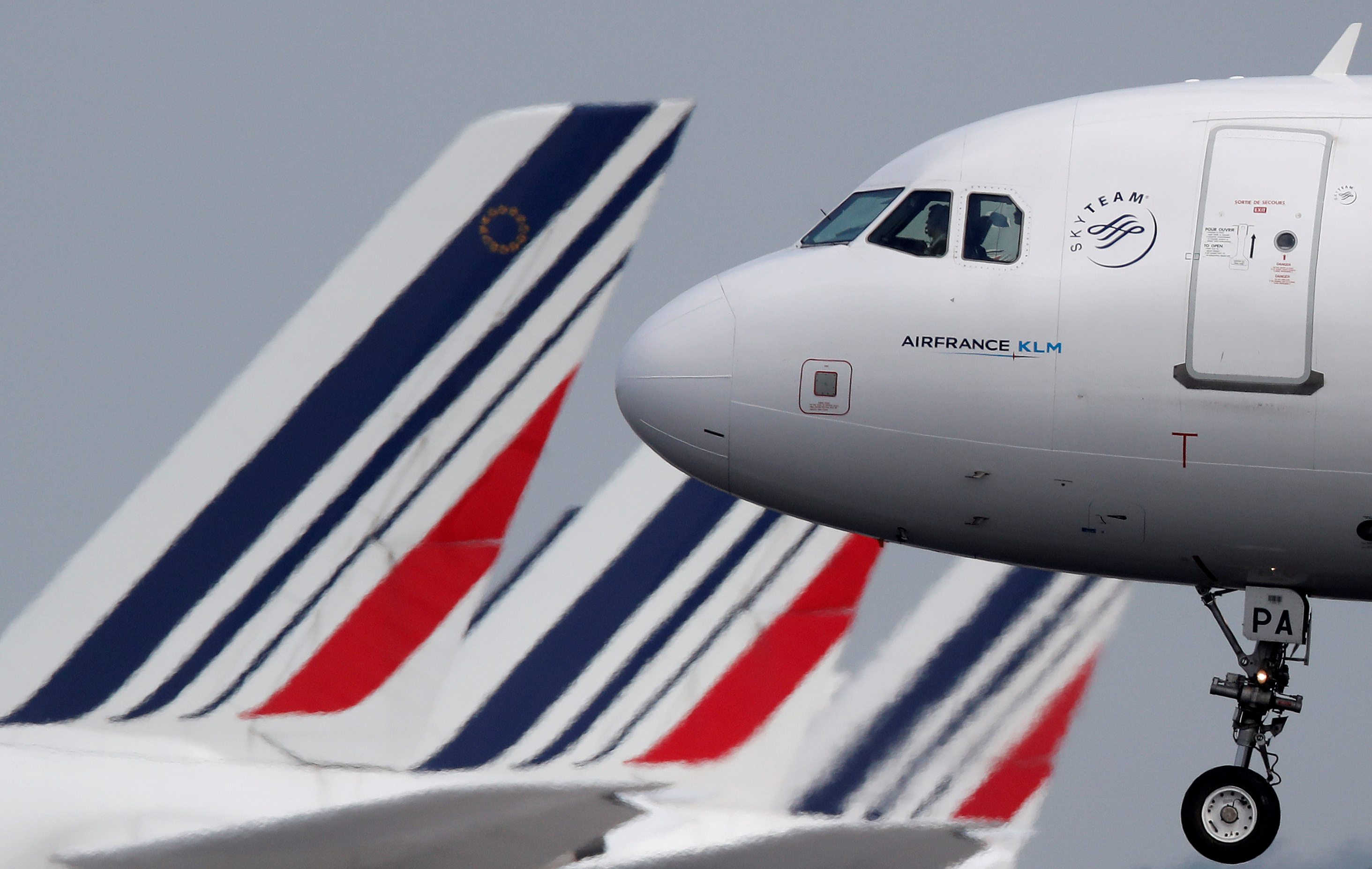 Air France allège ses appareils et ramasse les pehu