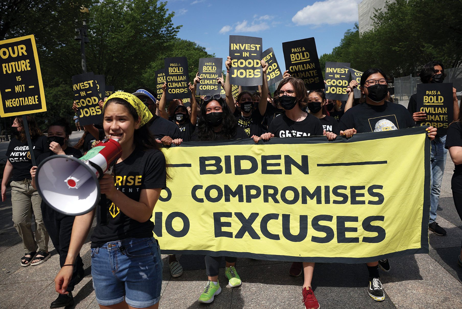 Biden salue les "bonnes nouvelles" pour l'emploi, malgré une situation en demi-teinte