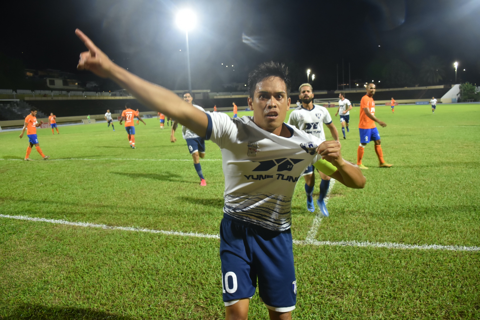 L'inévitable Teaonui Tehau a ouvert la marque pour le club de Mahina après dix minutes de jeu en première période.