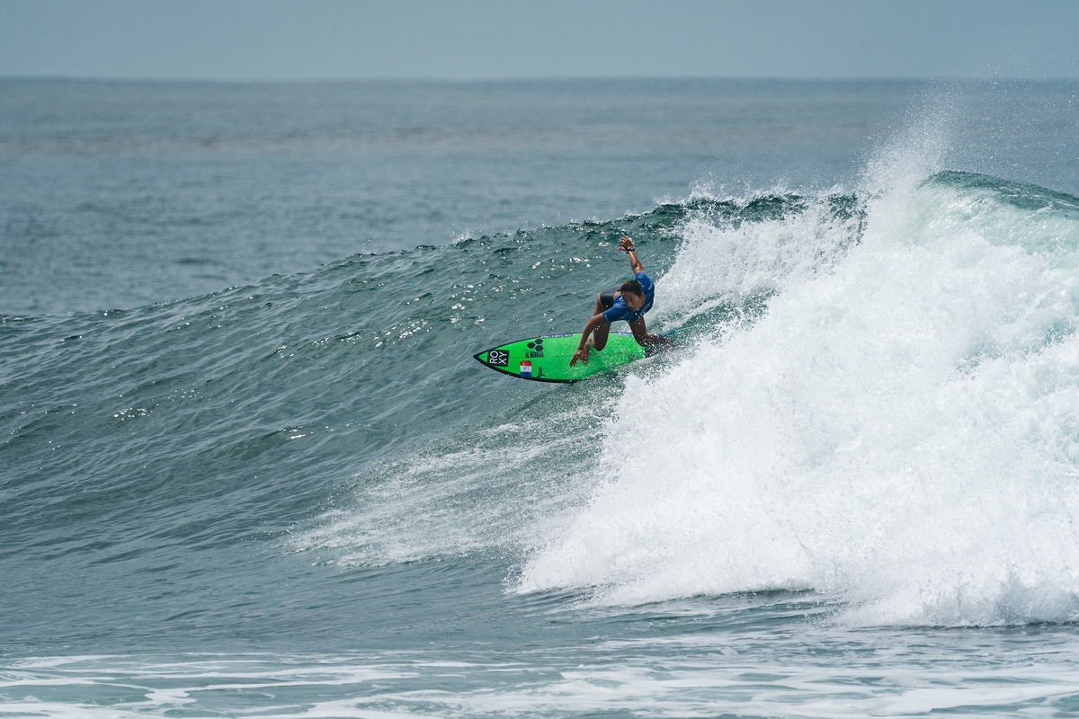 Forfait pour sa série du premier tour à cause d'un test positif au Covid-19, Vahine Fierro a franchi sept tour de repêchages avant de finalement chuter, samedi, aux Mondiaux ISA au Salvador. (photo : Fédération française de surf)