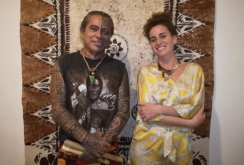 Tihoti et Naiki, à l'origine des conférences culturelles mensuelles. Celle de vendredi portait sur l'importance de la généalogie dans la culture polynésienne.